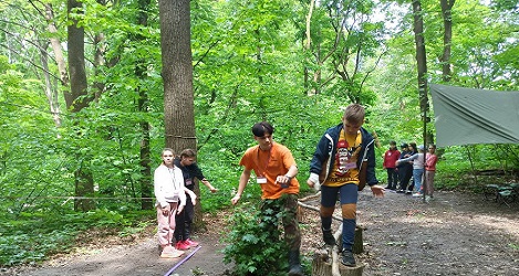 Выпускной на природе в кругу одноклассников 