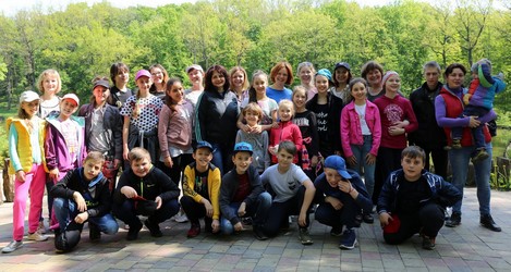 День здоровья с одноклассниками в лесу